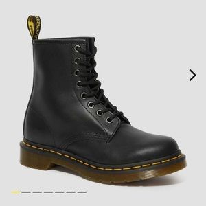 Never worn Dr. Martens 1460 napa leather size 9